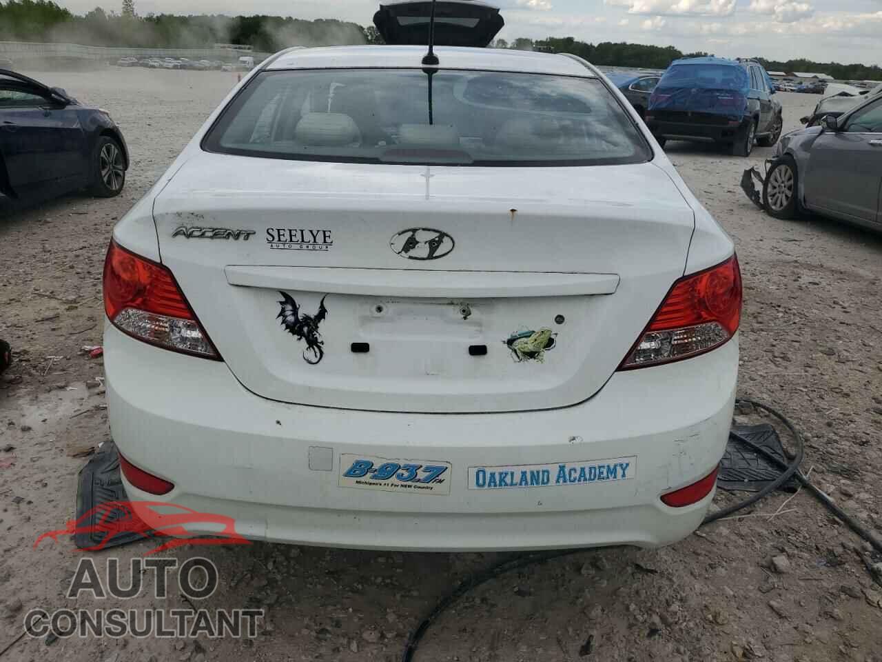 HYUNDAI ACCENT 2013 - KMHCT4AEXDU517676