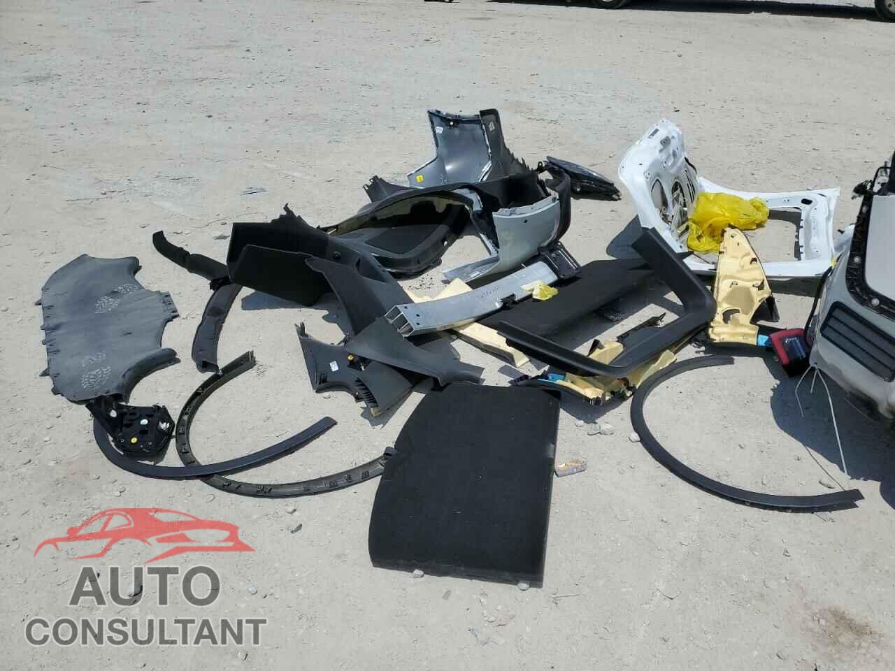 TESLA MODEL Y 2021 - 5YJYGDED2MF123100