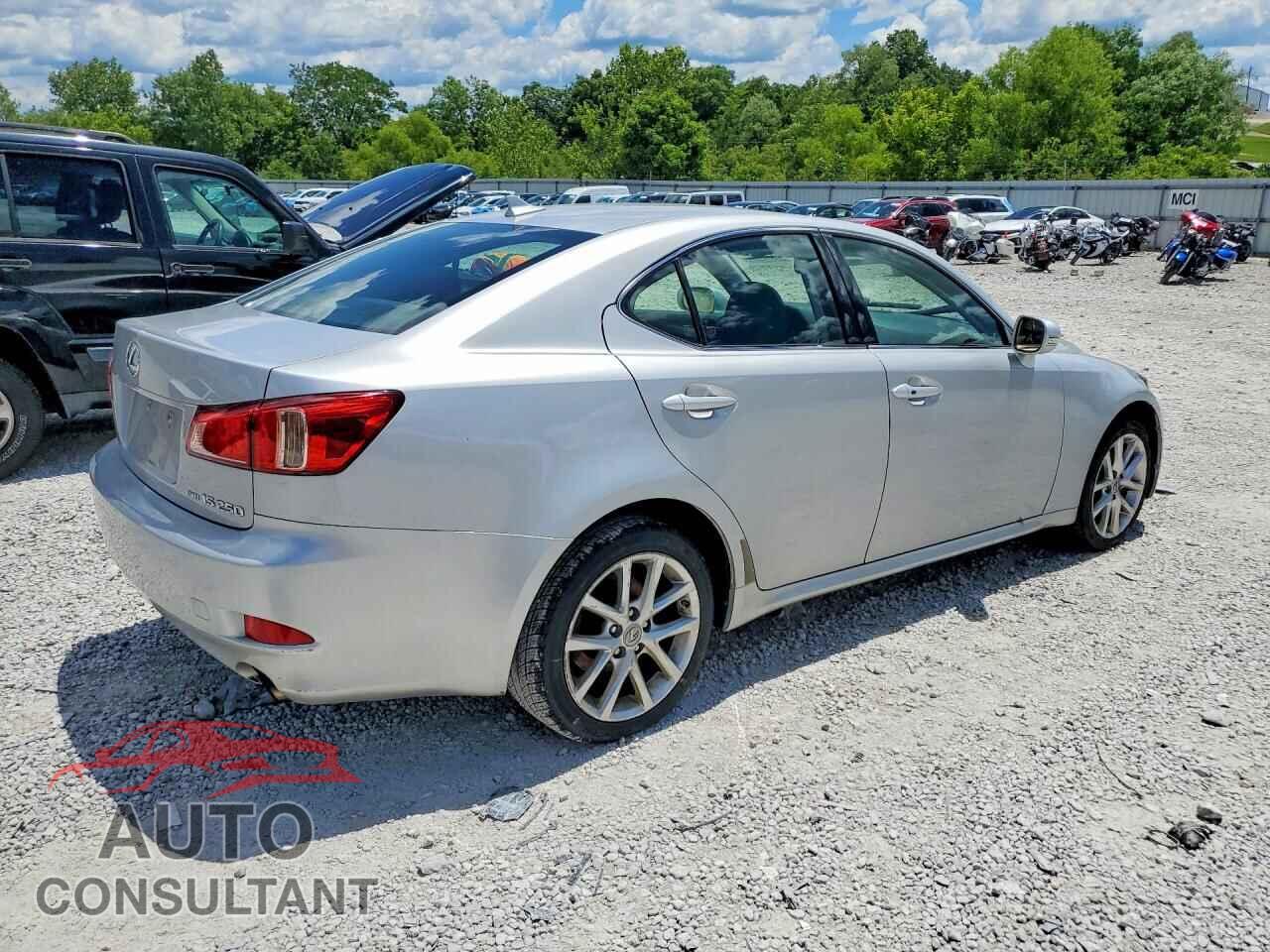 LEXUS IS 2011 - JTHCF5C28B5045309