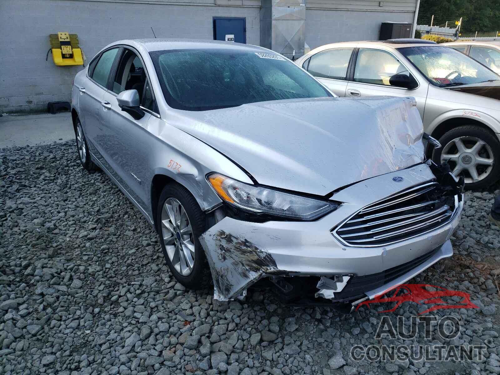 FORD FUSION 2017 - 3FA6P0LU8HR381974