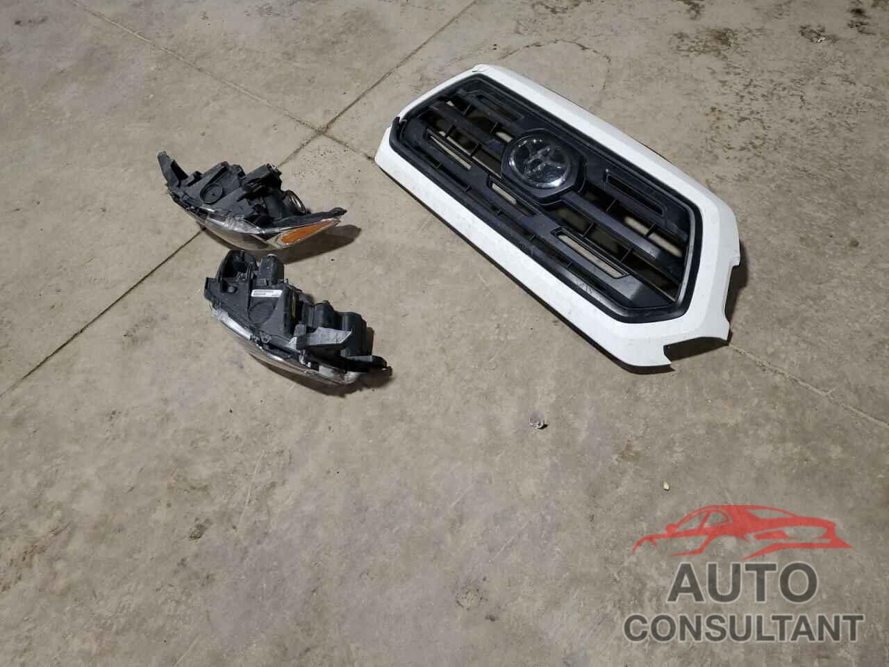 TOYOTA TACOMA 2018 - 5TFRX5GN8JX118646