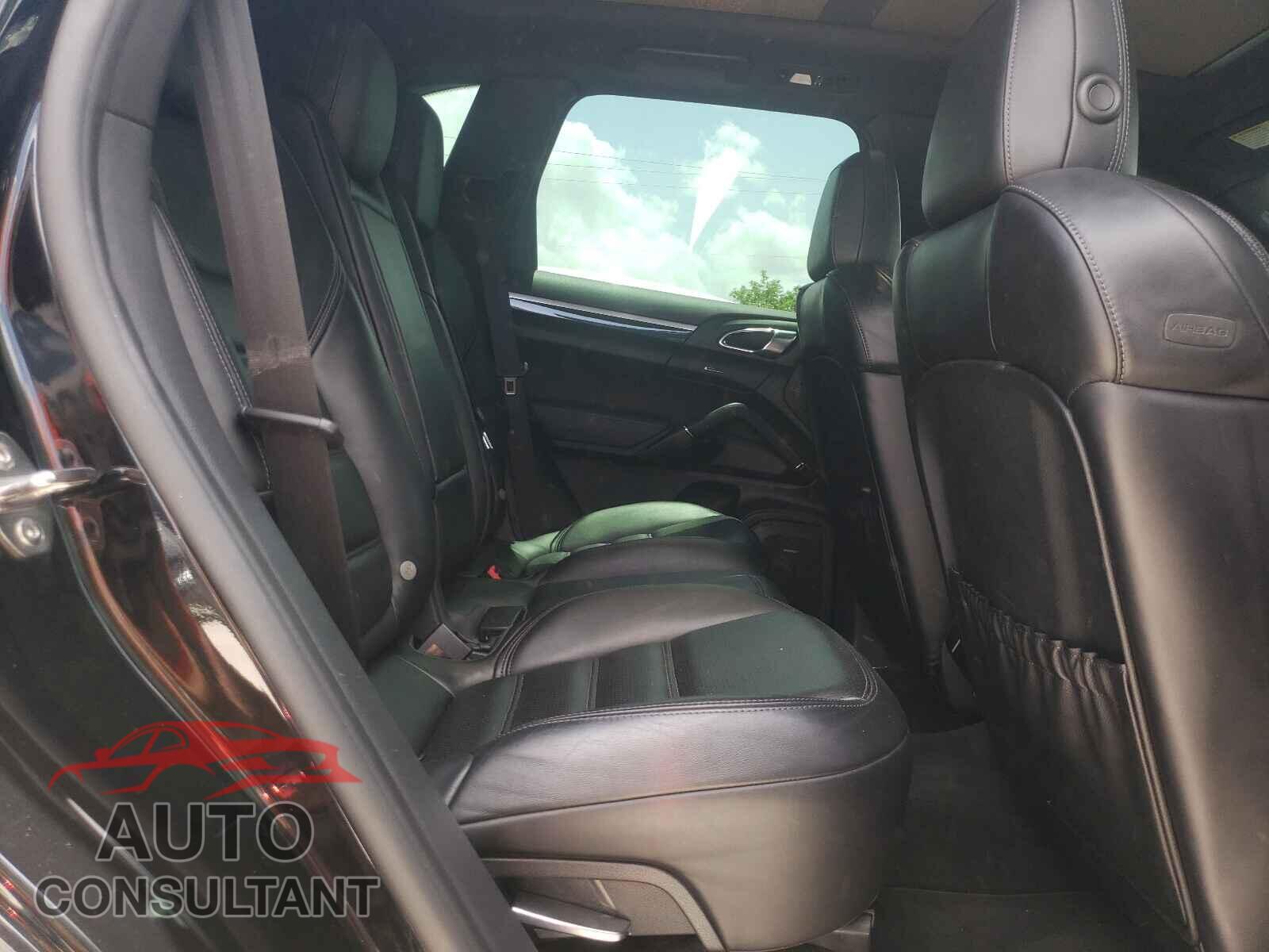 PORSCHE CAYENNE 2017 - WP1AA2A22HKA89792