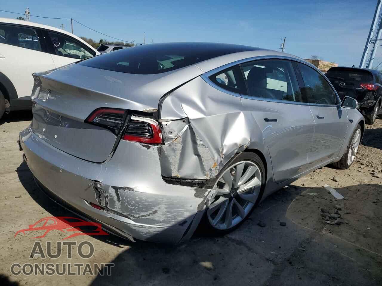 TESLA MODEL 3 2018 - 5YJ3E1EA8JF060889