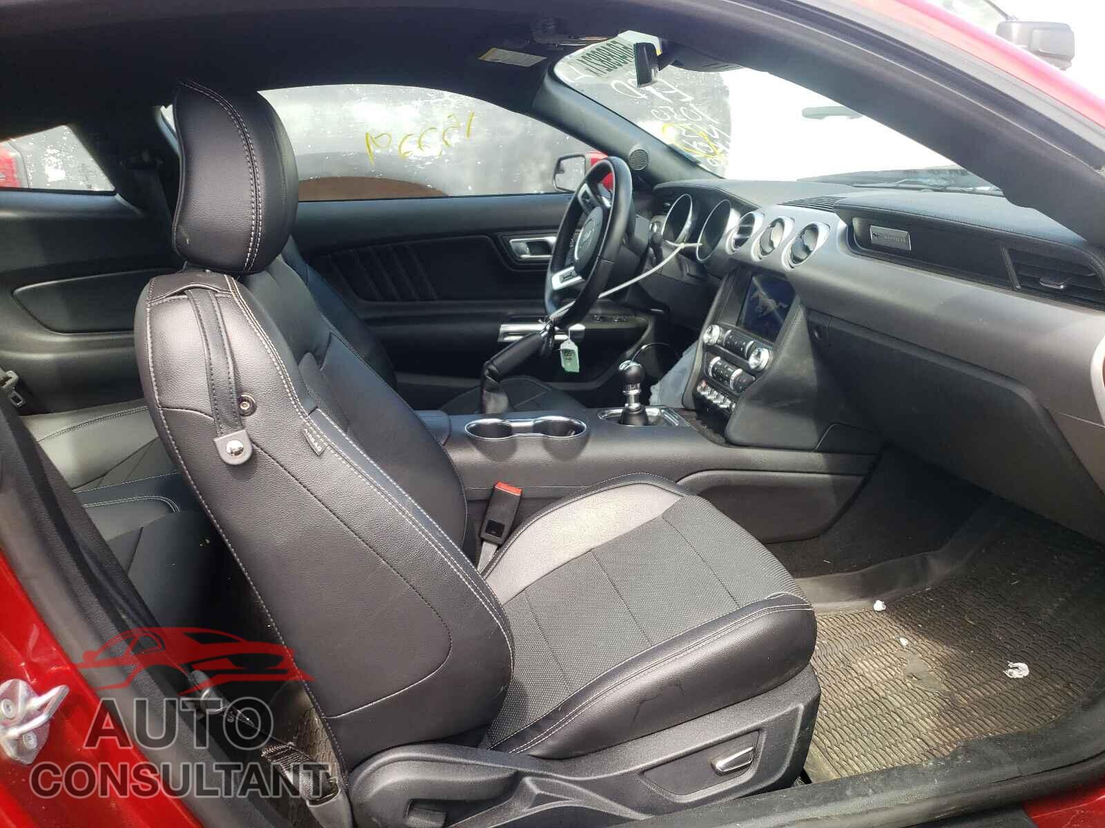 FORD MUSTANG 2019 - 1FA6P8CF3K5204307