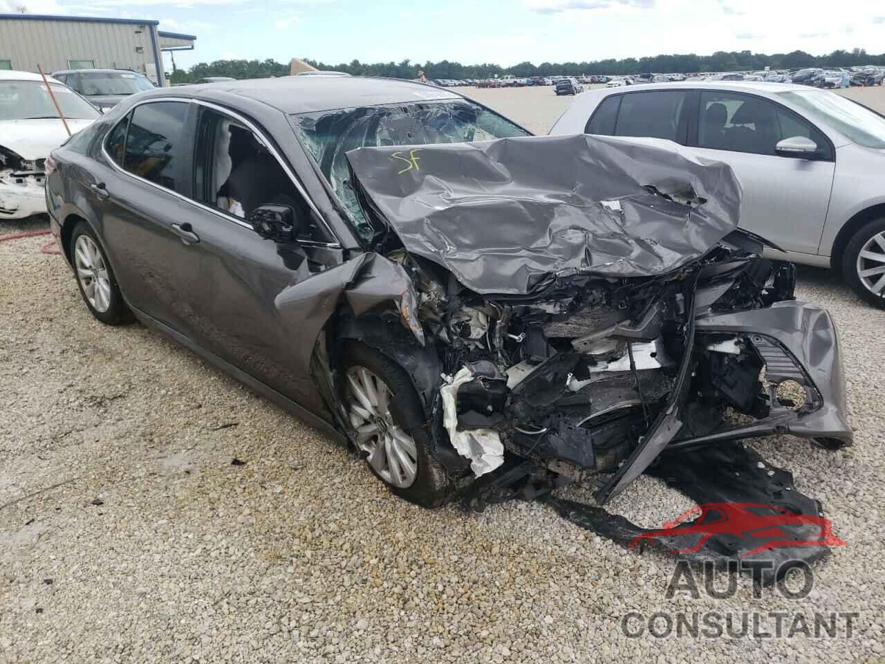 TOYOTA CAMRY 2018 - 4T1B11HK2JU034528