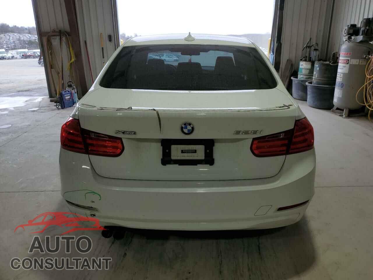 BMW 3 SERIES 2015 - WBA3B3C58FJ985115