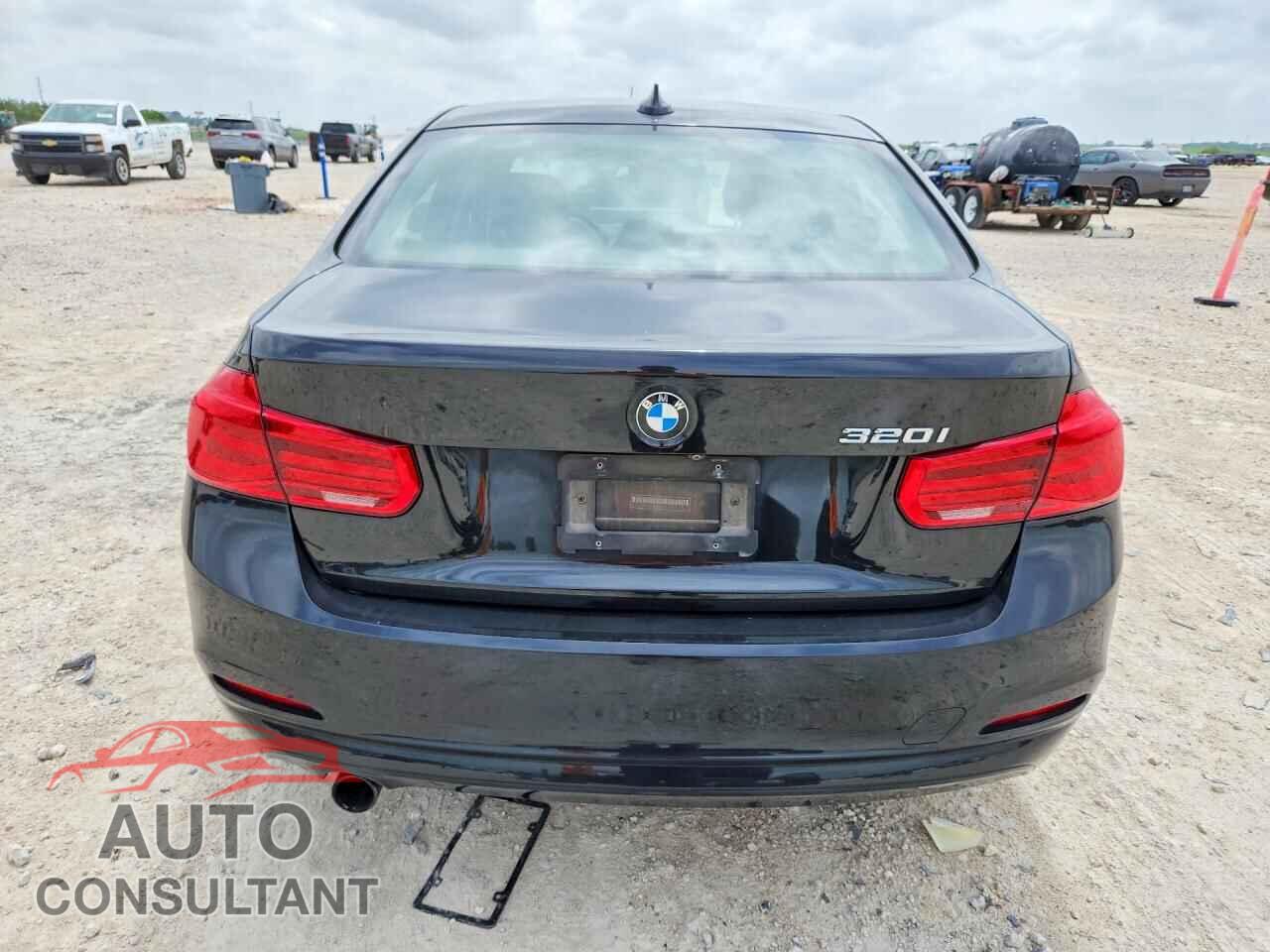 BMW 3 SERIES 2018 - WBA8E1G59JNU90189