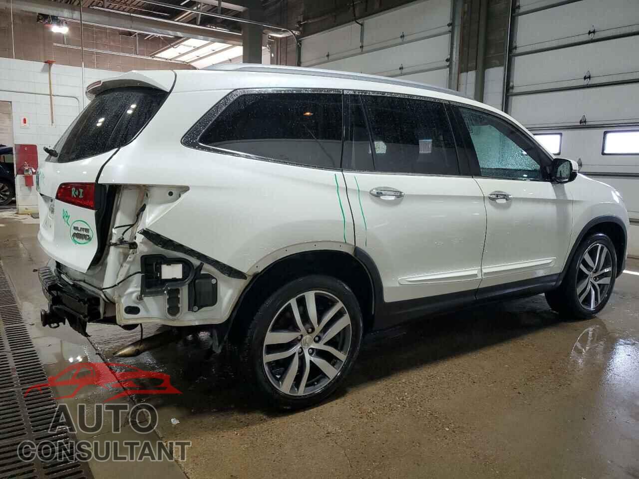 HONDA PILOT 2017 - 5FNYF6H01HB051299