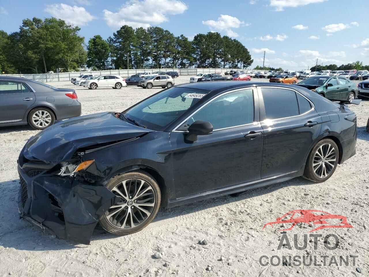 TOYOTA CAMRY 2018 - 4T1B11HK8JU661136
