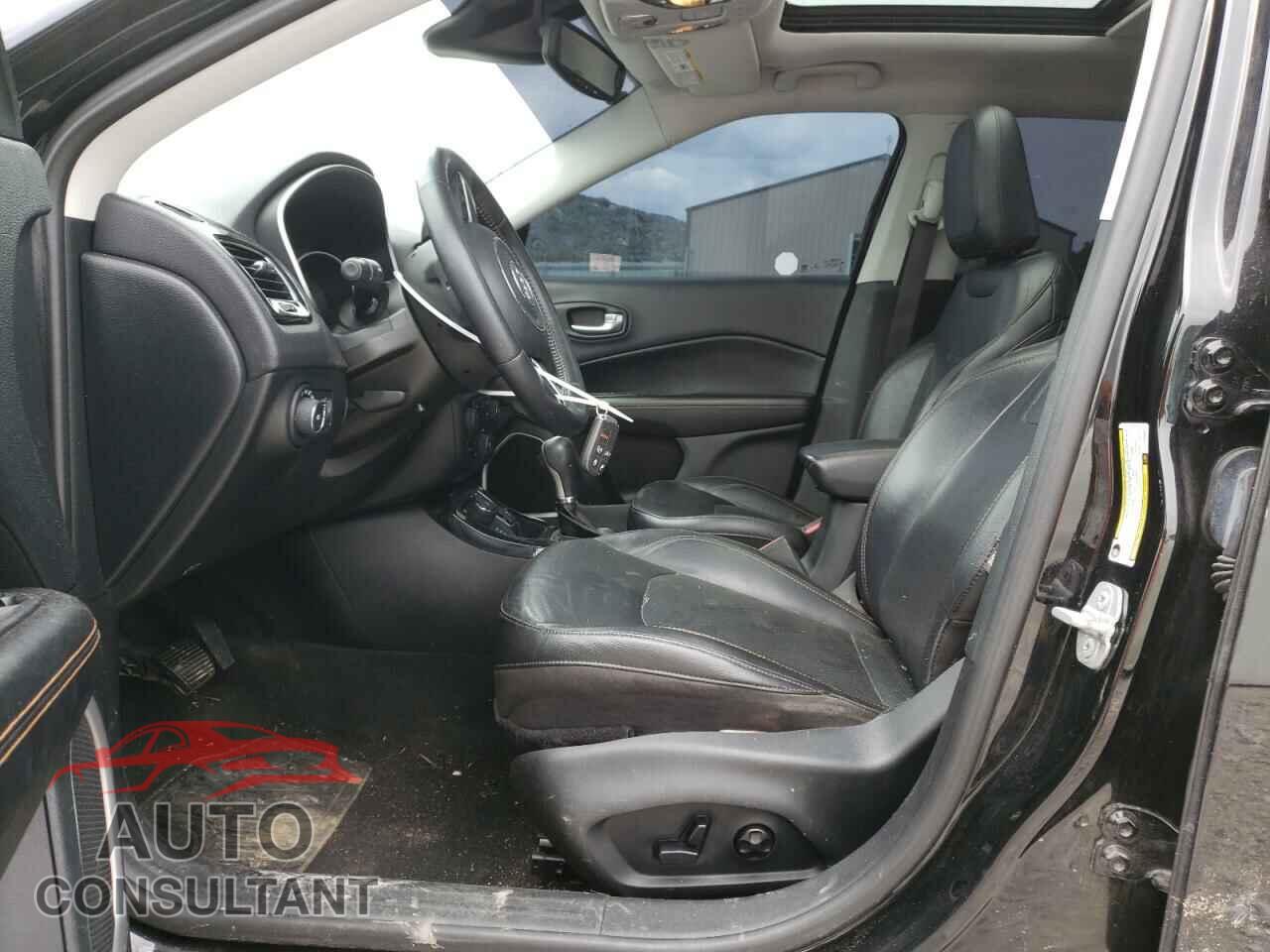 JEEP COMPASS 2018 - 3C4NJDCB1JT199992