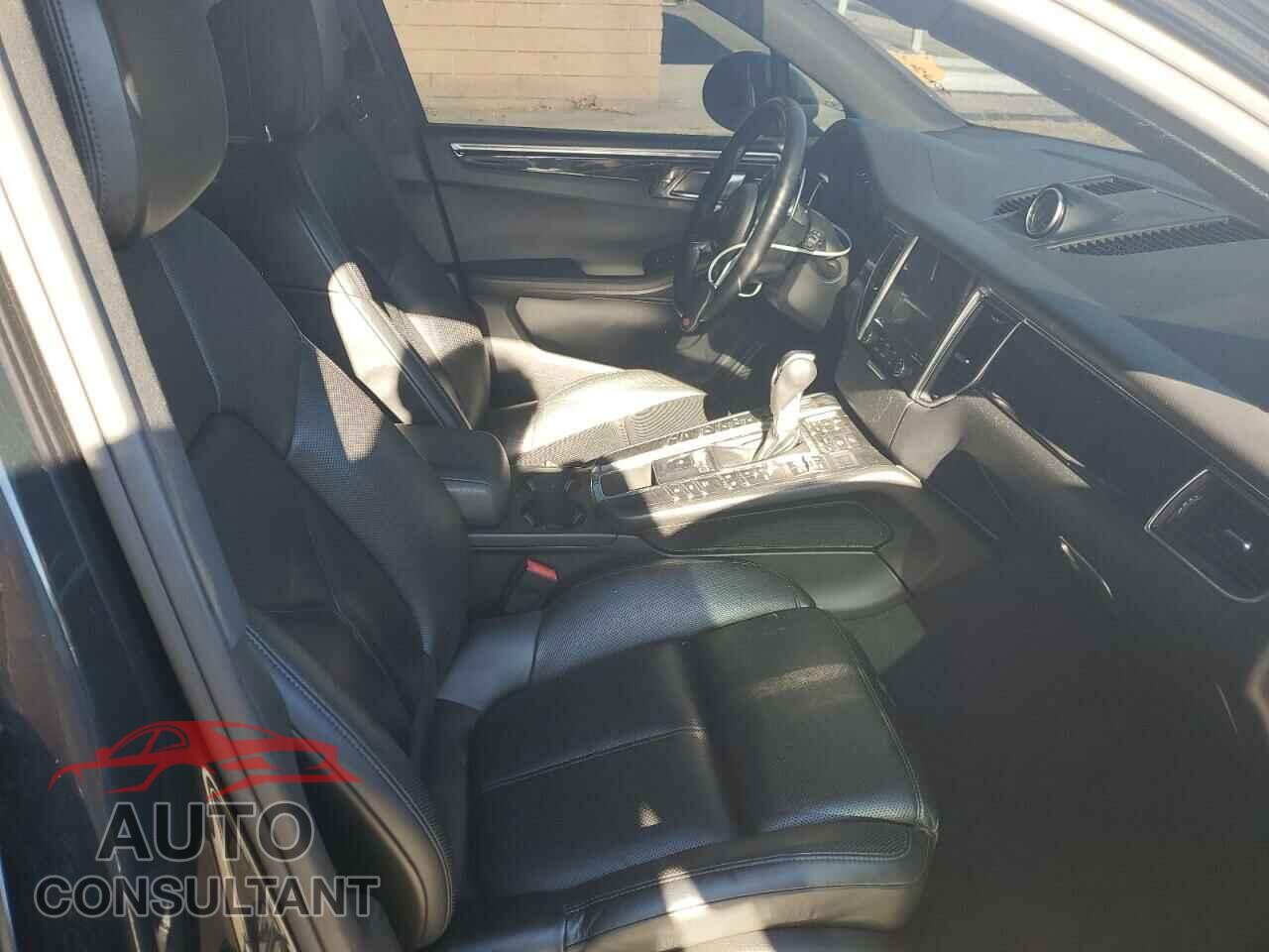 PORSCHE MACAN 2018 - WP1AA2A5XJLB03674