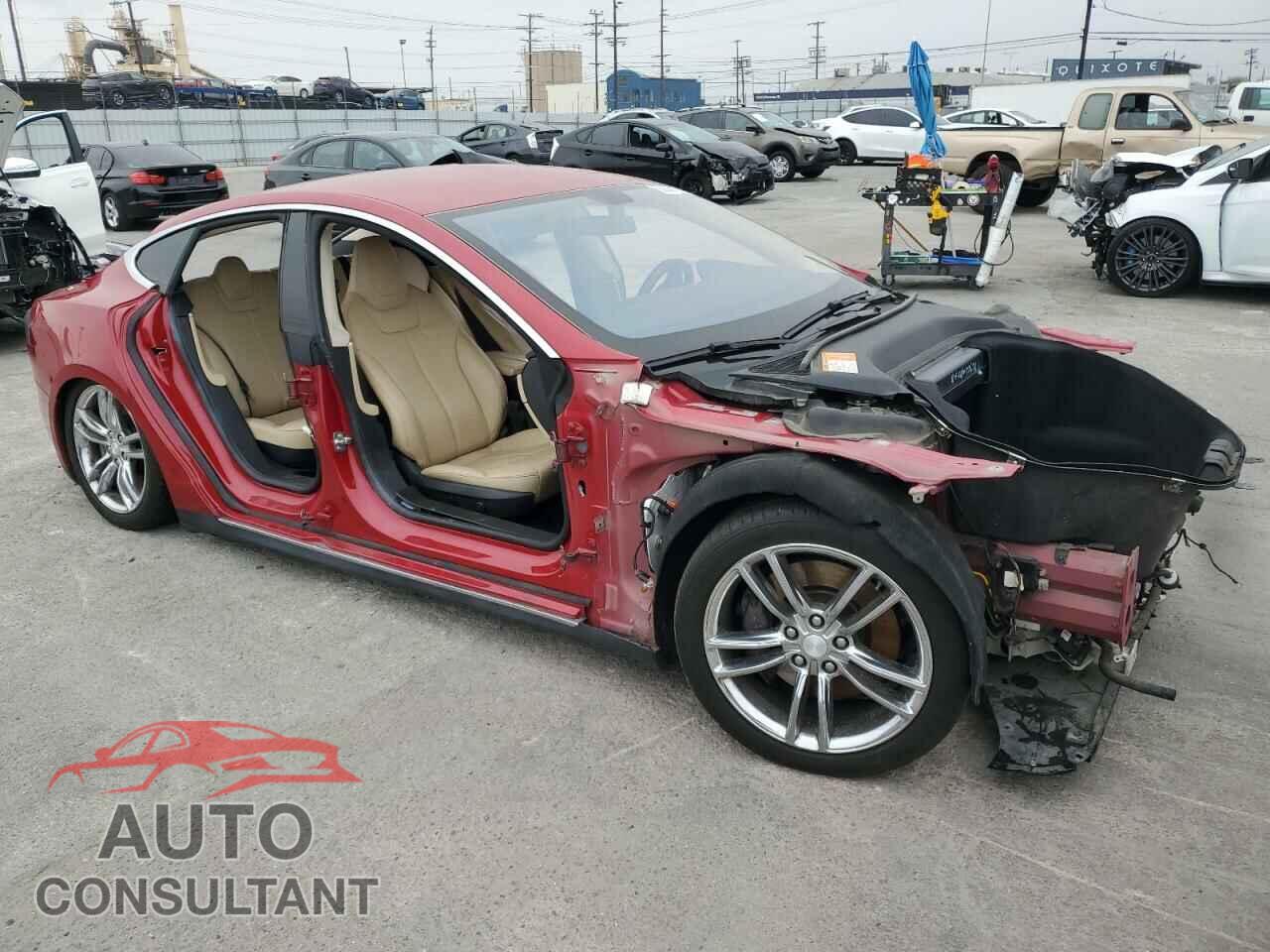 TESLA MODEL S 2013 - 5YJSA1AC2DFP10593