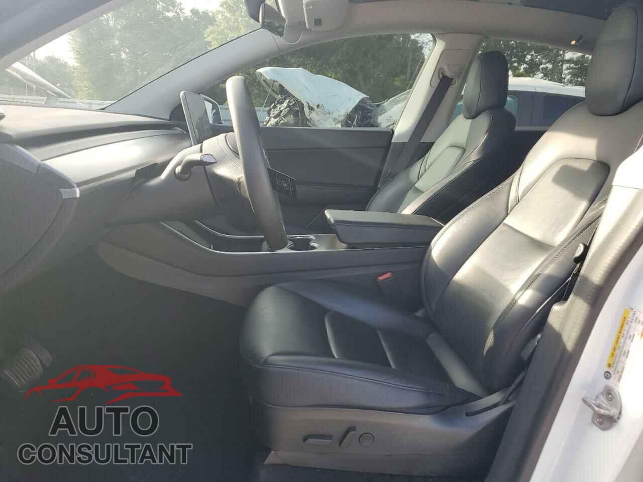 TESLA MODEL Y 2020 - 5YJYGDEE3LF012837
