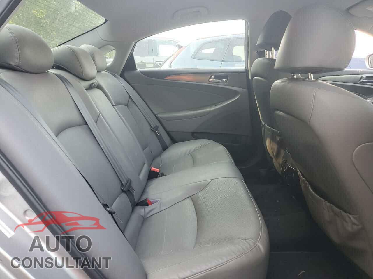 HYUNDAI SONATA 2012 - KMHEC4A40CA026324
