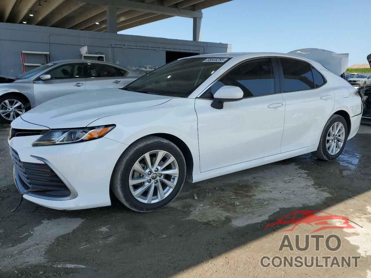 TOYOTA CAMRY 2021 - 4T1C11AKXMU558982