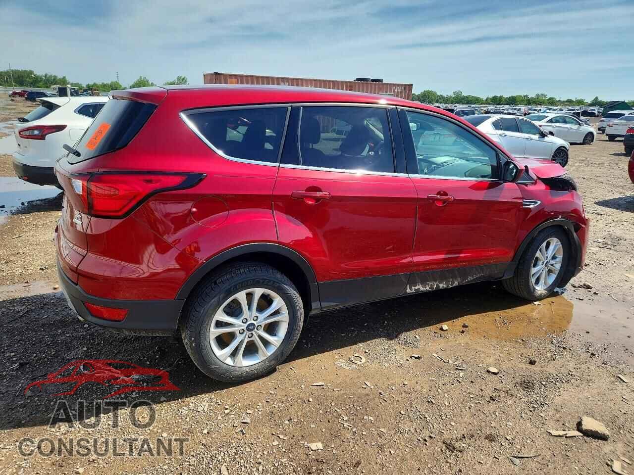 FORD ESCAPE 2019 - 1FMCU0GD3KUB75845