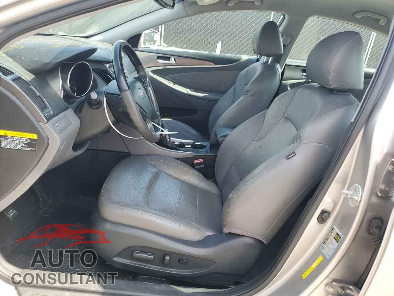 HYUNDAI SONATA 2012 - KMHEC4A49CA020540