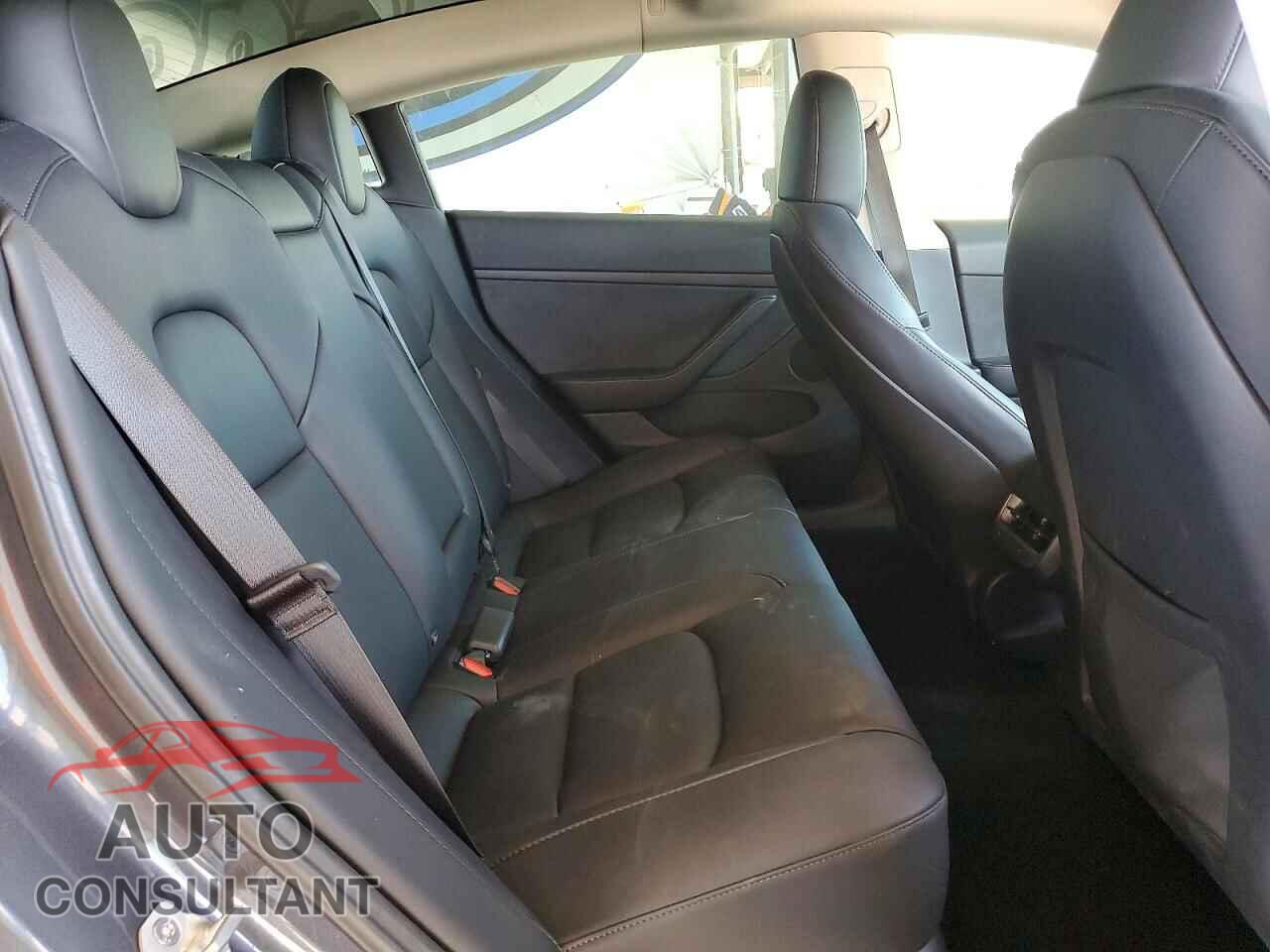 TESLA MODEL 3 2023 - 5YJ3E1EA1PF677155