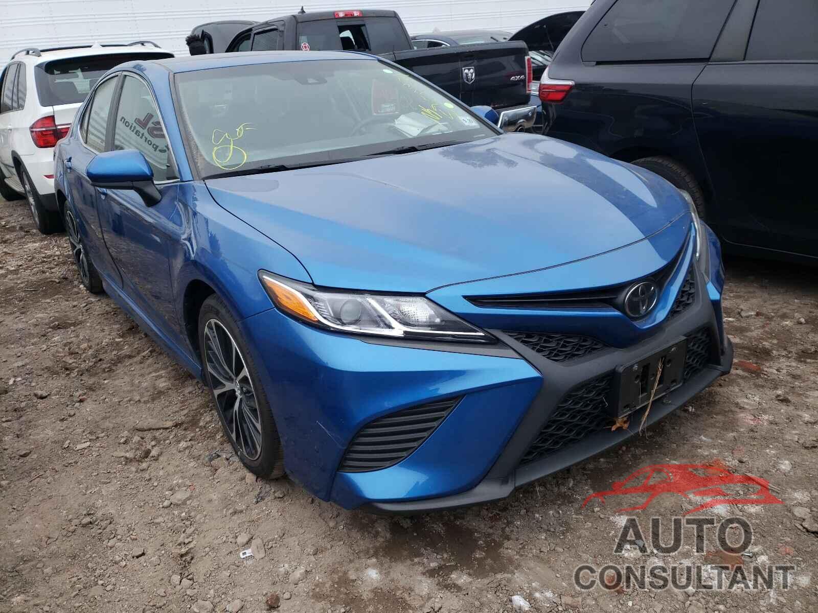 TOYOTA CAMRY 2018 - 4T1B11HK3JU122892