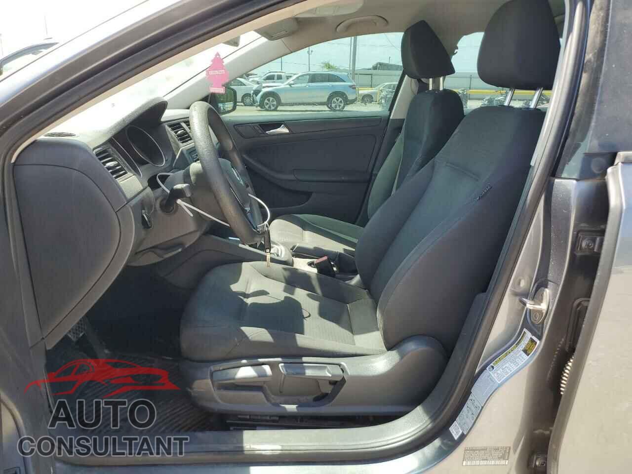 VOLKSWAGEN JETTA 2015 - 3VW2K7AJ2FM303531