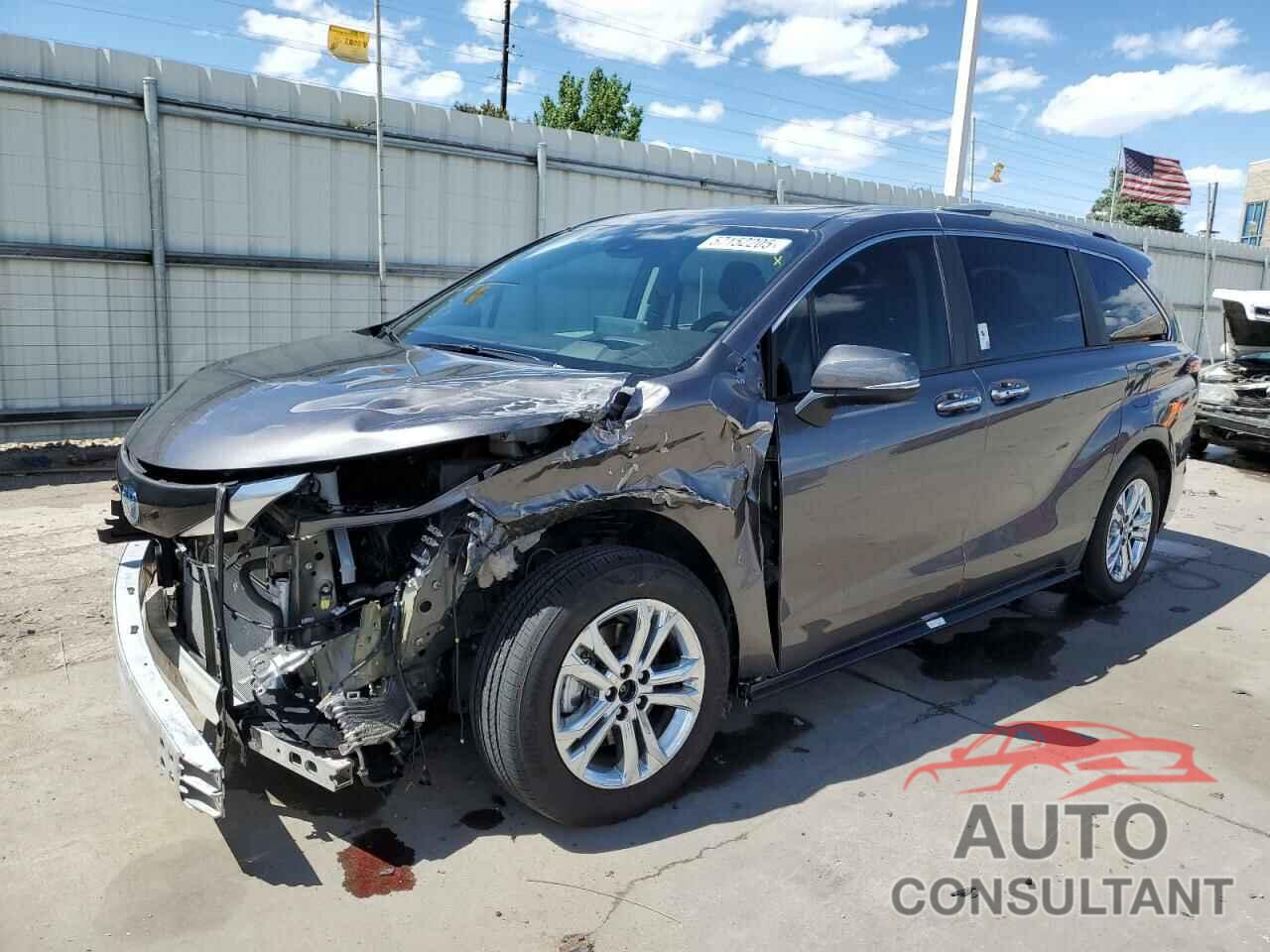 TOYOTA SIENNA 2024 - 5TDESKFC4RS134873