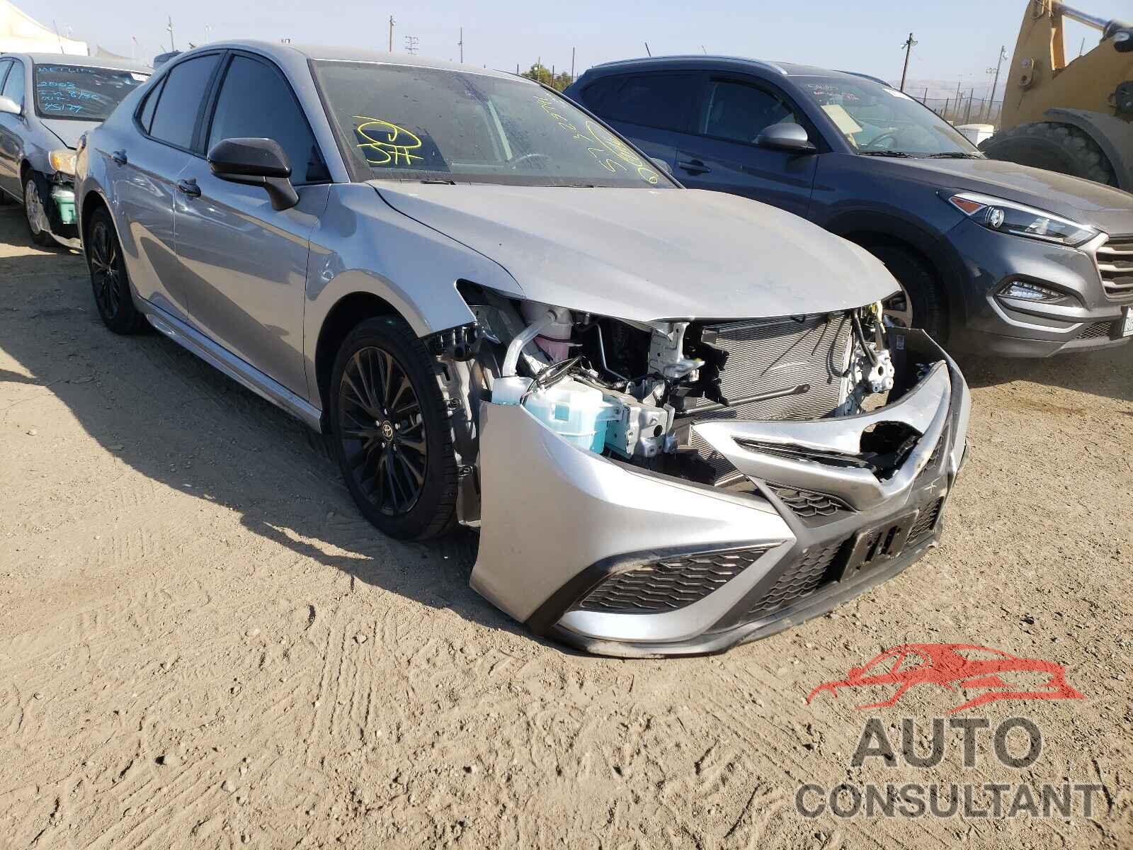 TOYOTA CAMRY 2021 - 4T1G11AKXMU422644