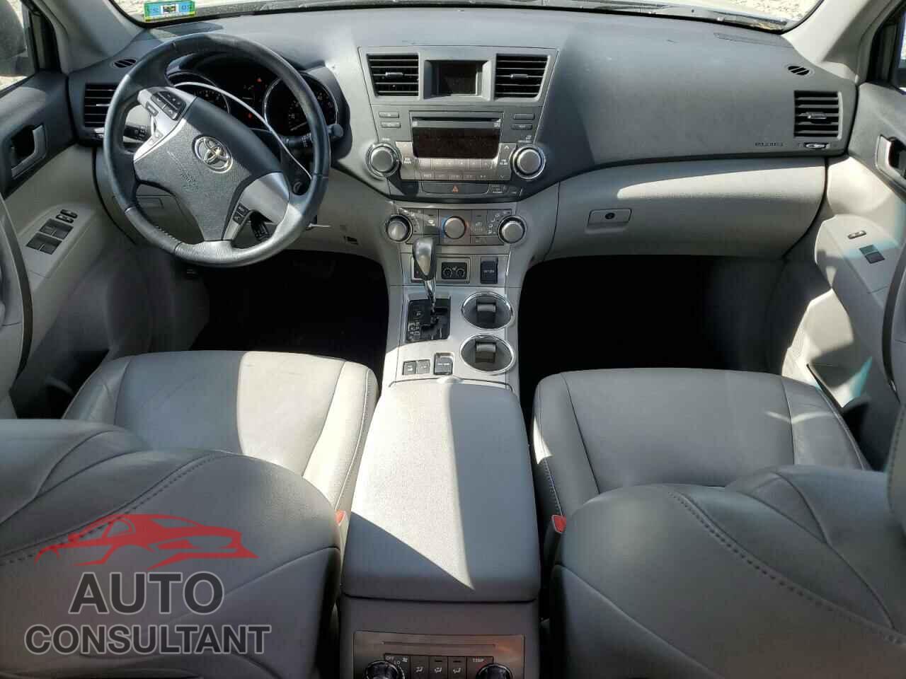 TOYOTA HIGHLANDER 2012 - 5TDBK3EH2CS137929