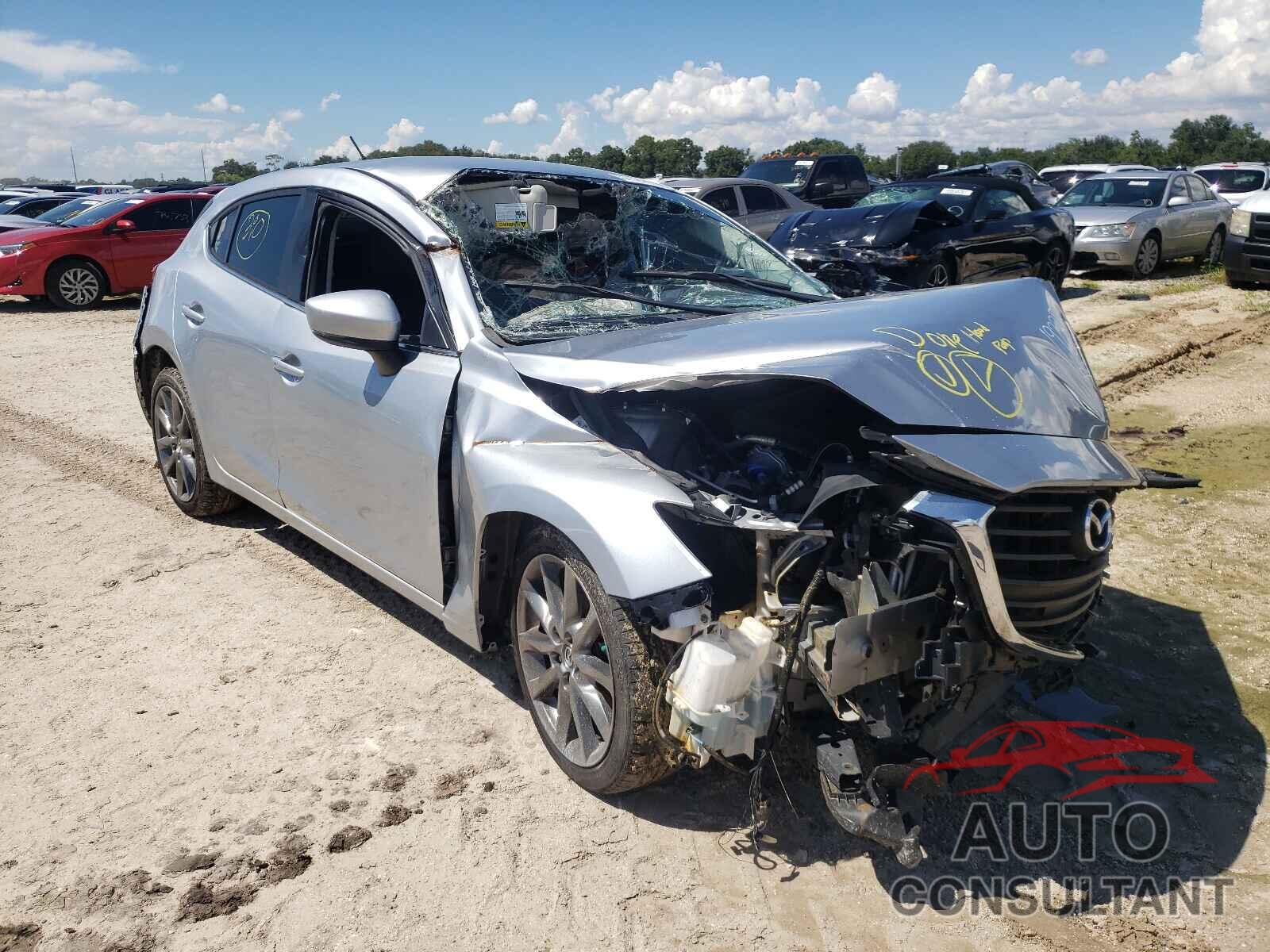 MAZDA 3 2018 - 3MZBN1L35JM192355