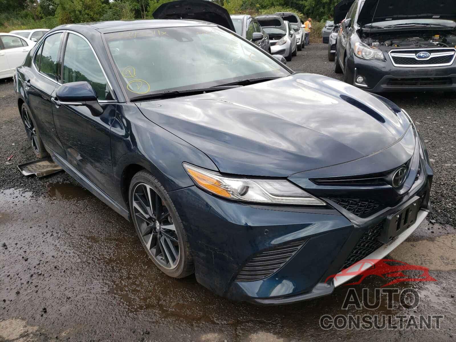 TOYOTA CAMRY 2018 - 4T1B61HK1JU603550