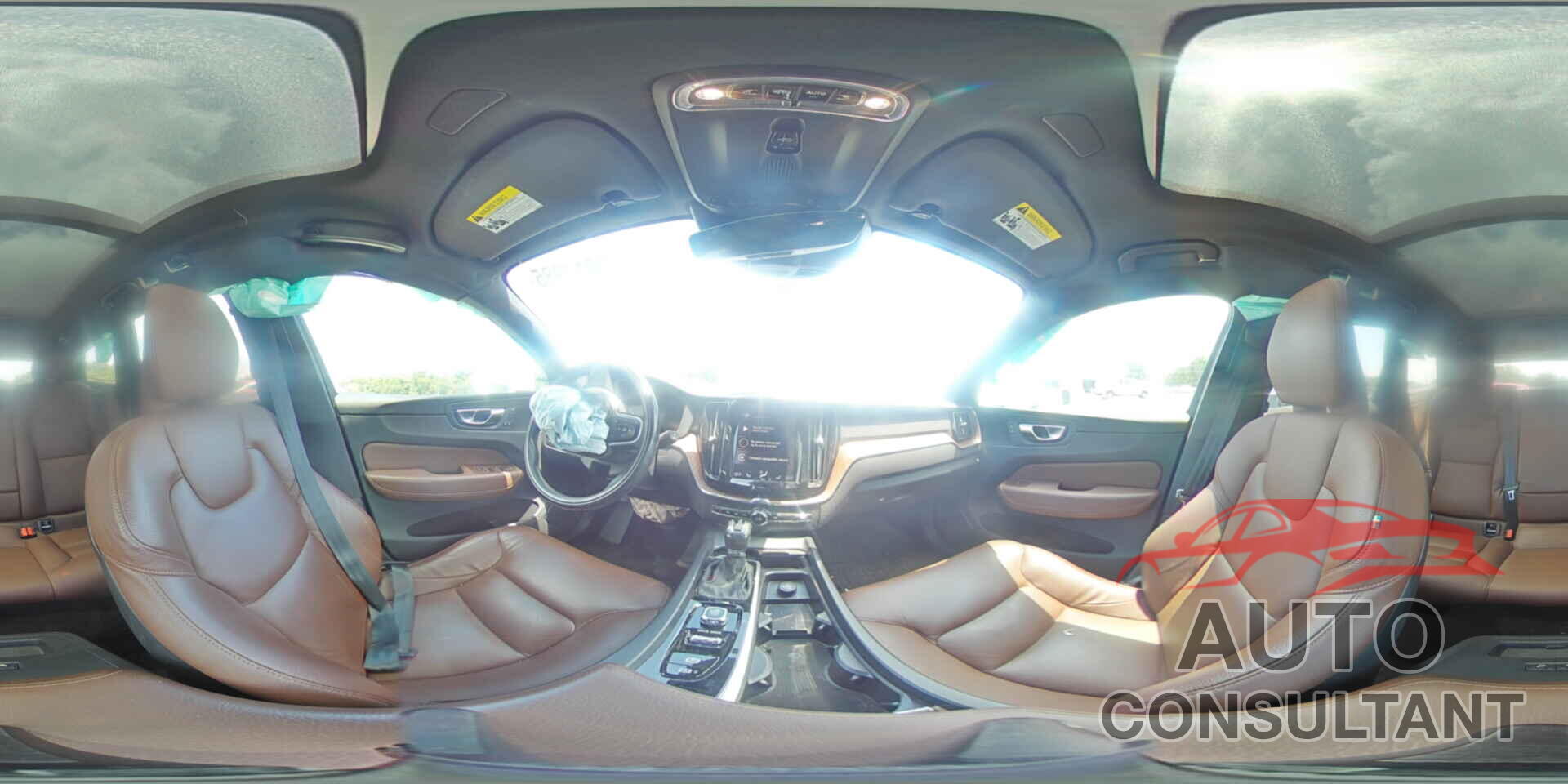 VOLVO XC60 2021 - YV4102RK0M1723848