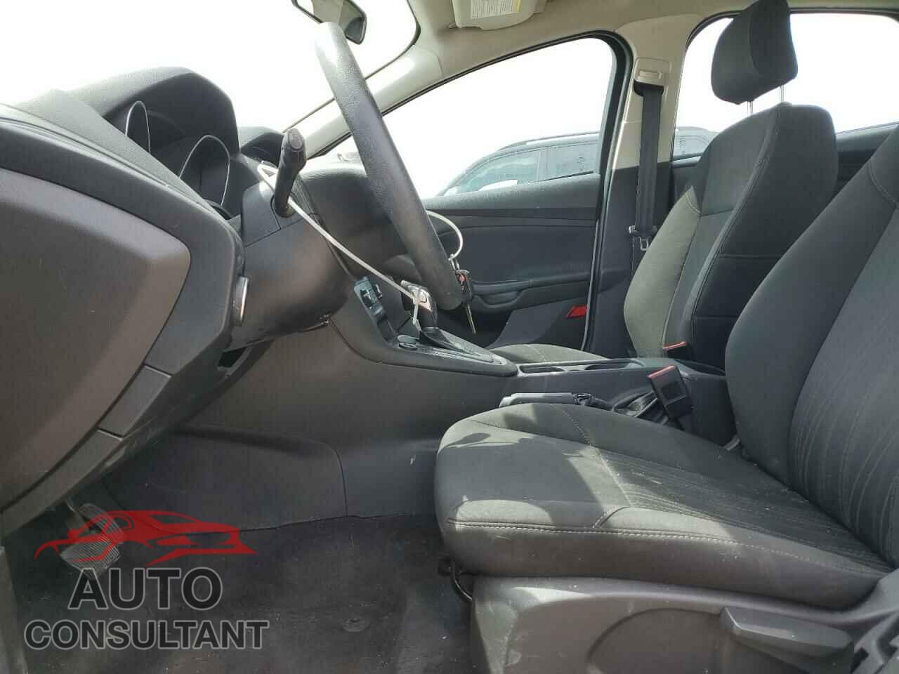 FORD FOCUS 2016 - 1FADP3E25GL245383