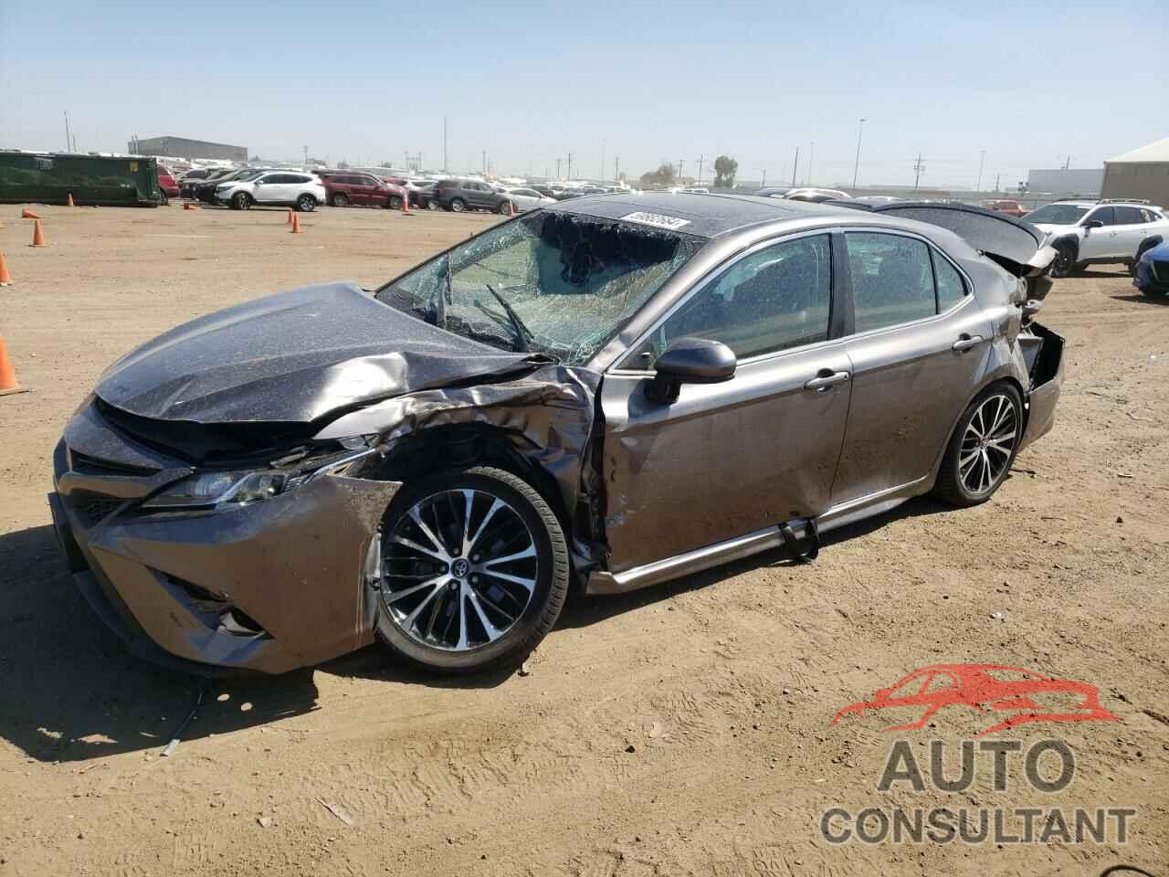 TOYOTA CAMRY 2018 - 4T1B11HK8JU555902