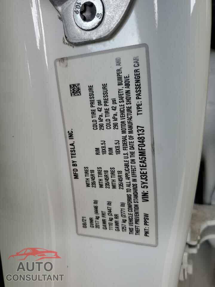 TESLA MODEL 3 2021 - 5YJ3E1EA5MF048137