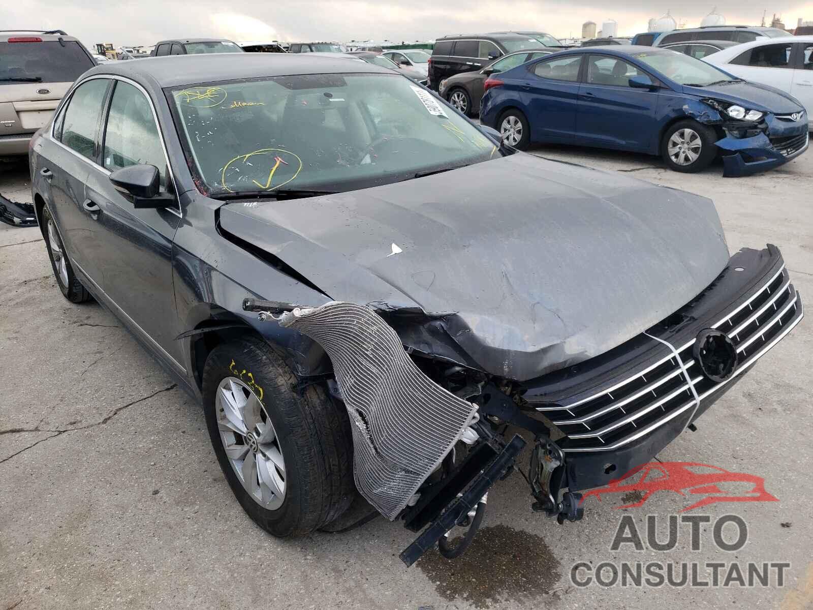 VOLKSWAGEN PASSAT 2017 - 1VWAT7A33HC041436