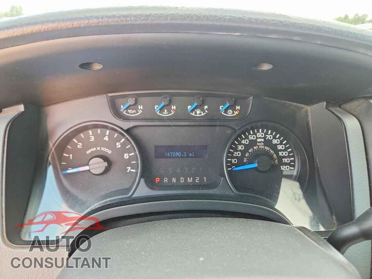FORD F150 2013 - 1FTMF1CM5DKF92915