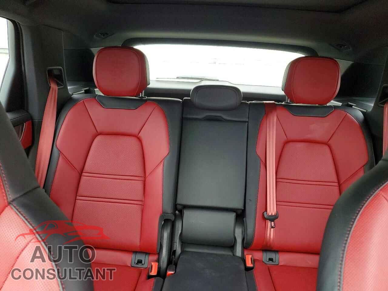 PORSCHE CAYENNE 2024 - WP1AL2AY4RDA33132