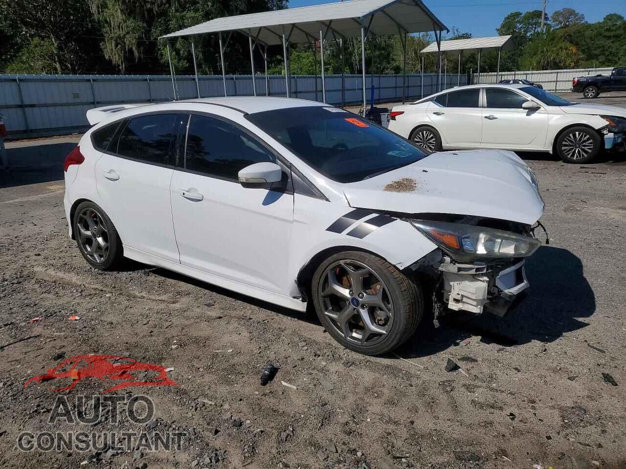FORD FOCUS 2017 - 1FADP3L90HL227715