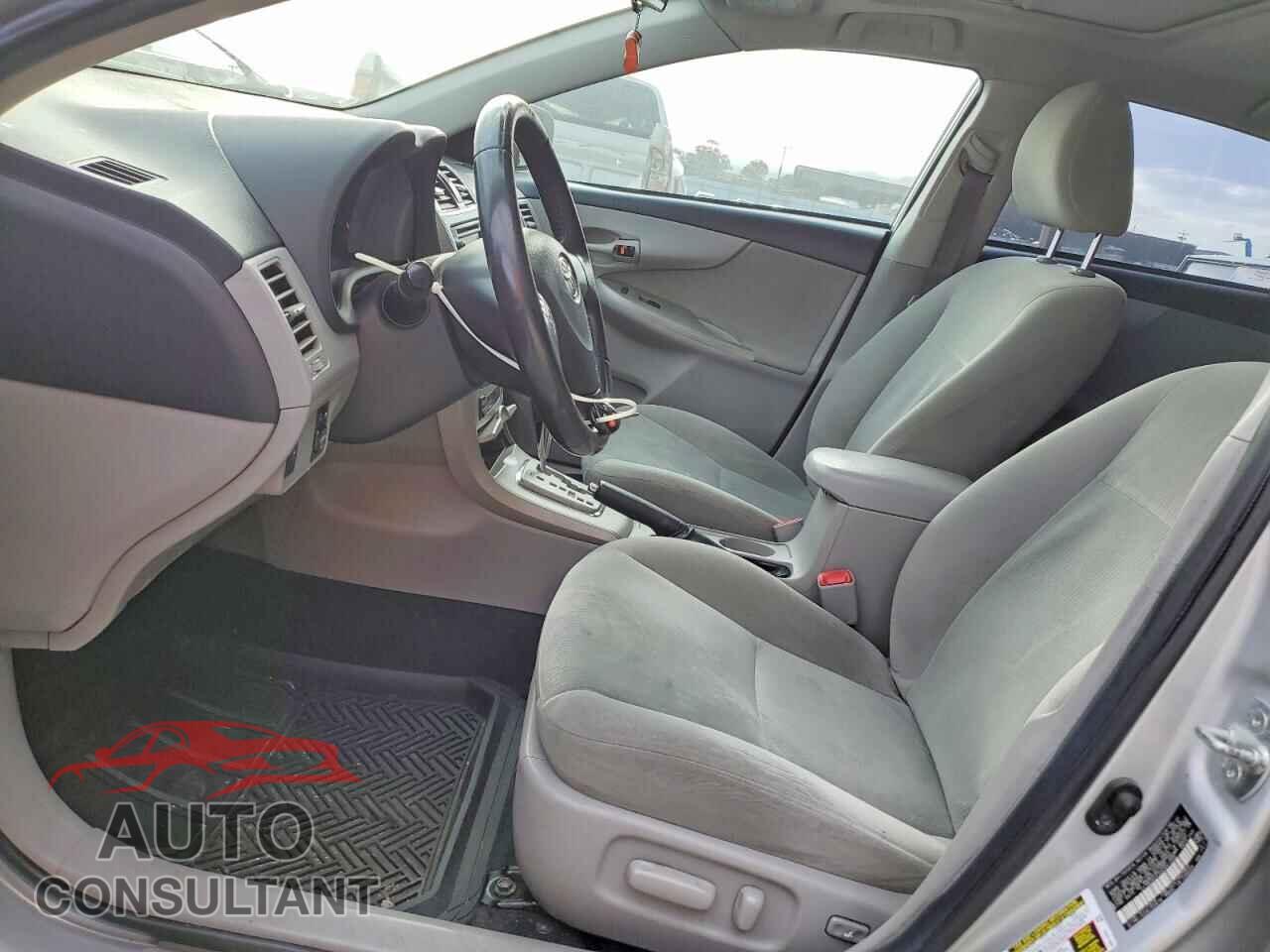 TOYOTA COROLLA 2013 - 2T1BU4EE3DC941320