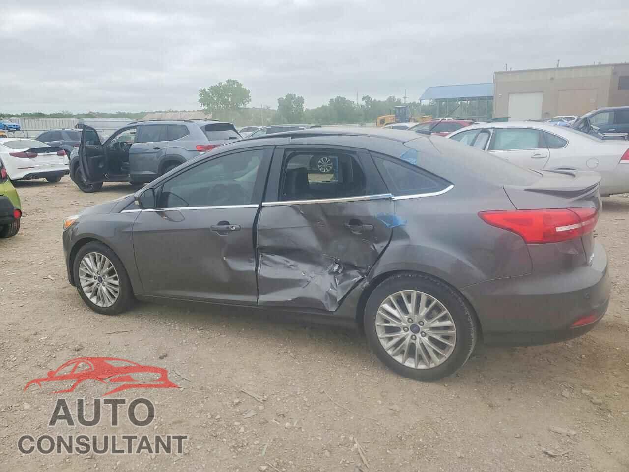 FORD FOCUS 2018 - 1FADP3J20JL233204