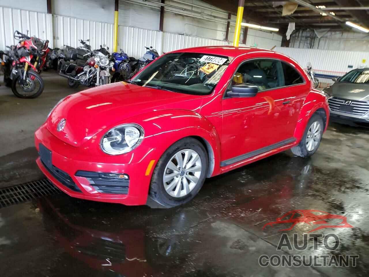 VOLKSWAGEN BEETLE 2018 - 3VWFD7AT6JM718454