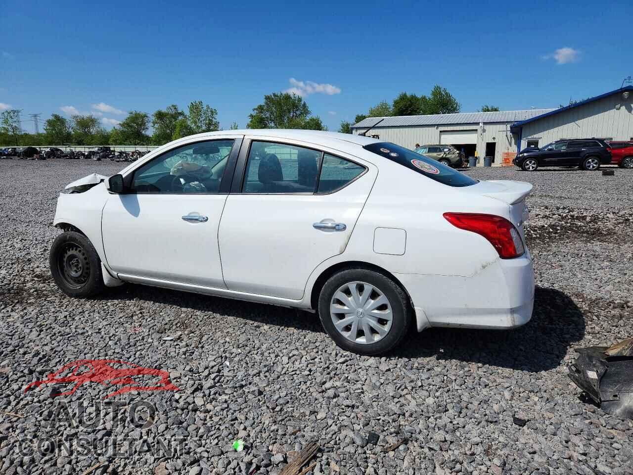 NISSAN VERSA 2015 - 3N1CN7AP1FL848793