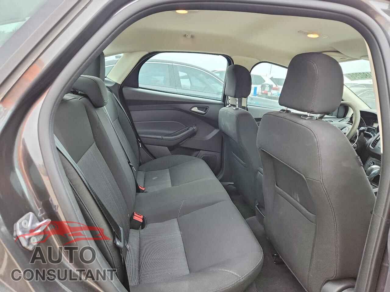 FORD FOCUS 2015 - 1FADP3F29FL218958