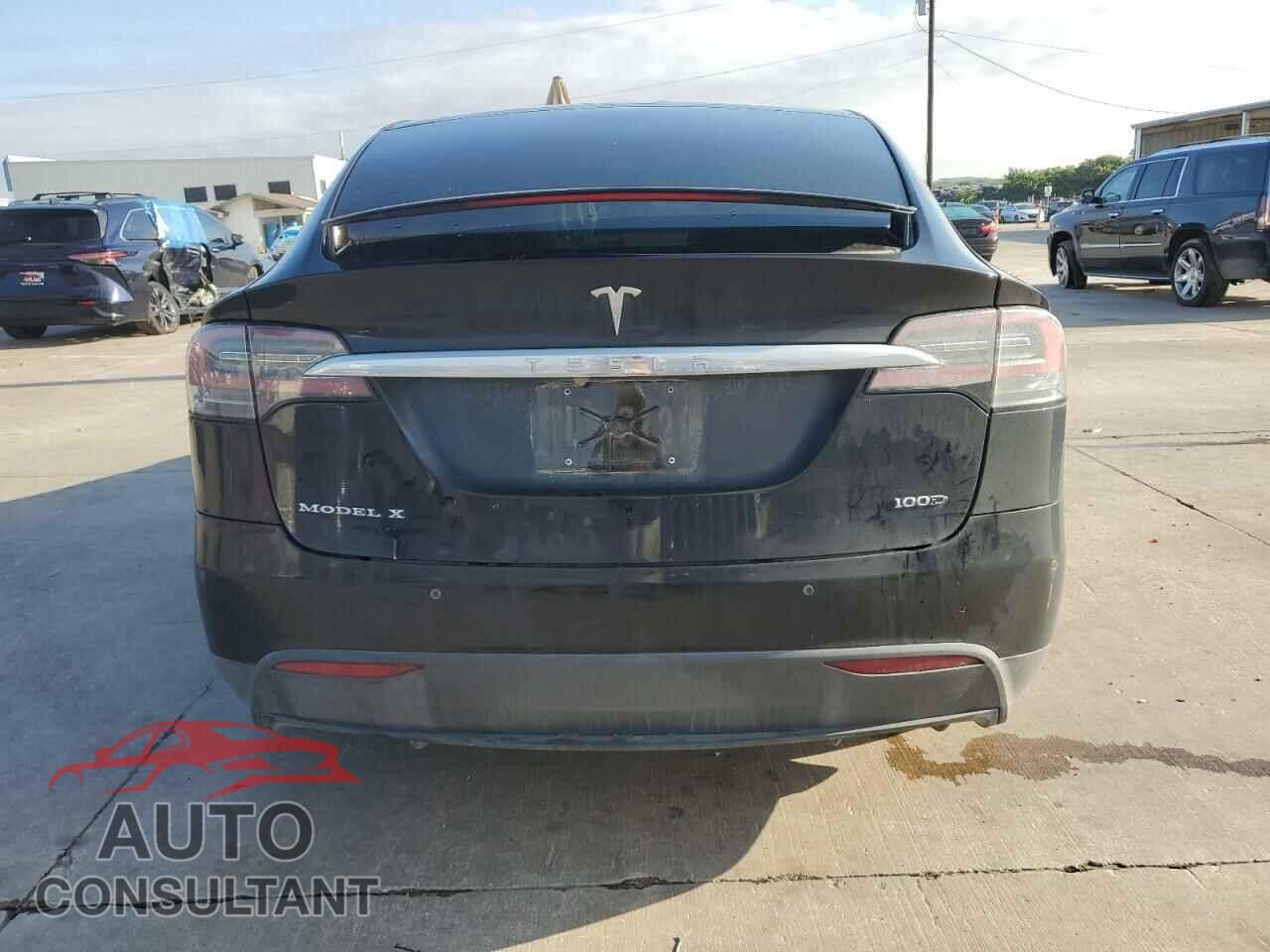 TESLA MODEL X 2017 - 5YJXCBE21HF063973