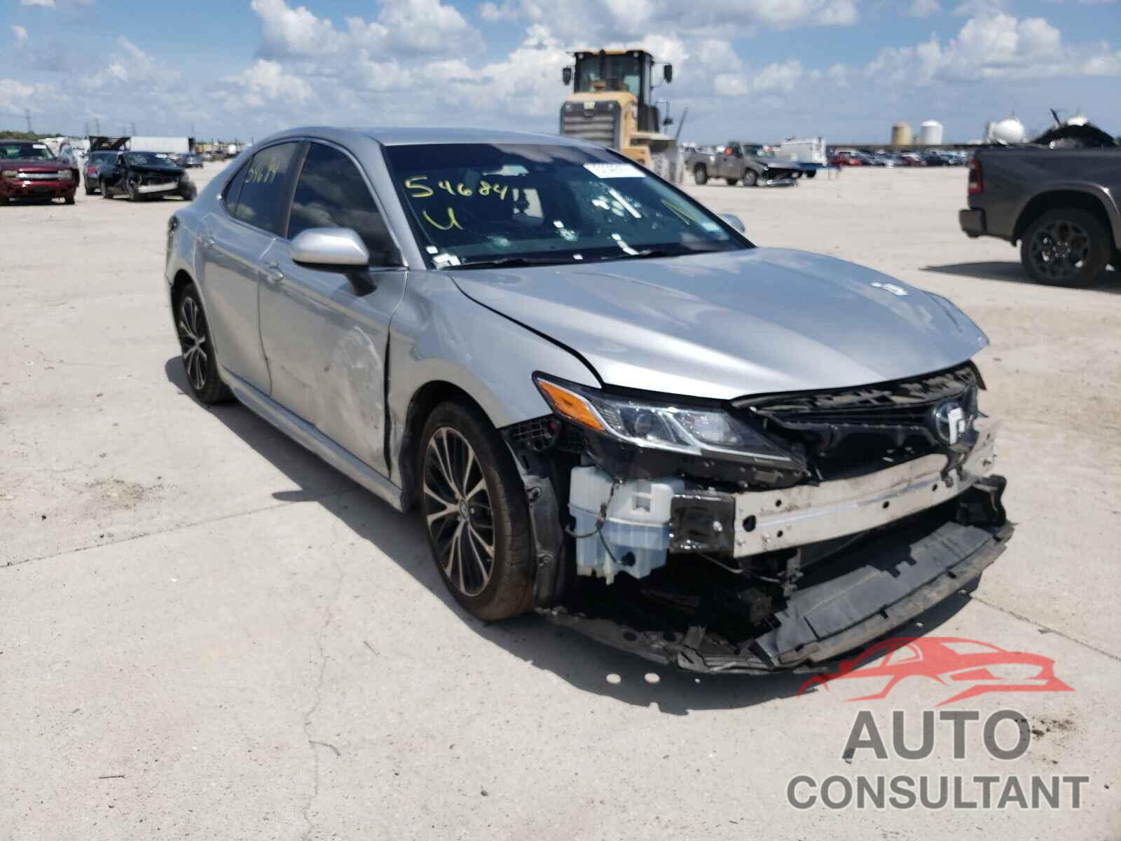 TOYOTA CAMRY 2018 - 4T1B11HK6JU642892