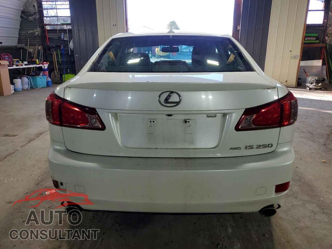 LEXUS IS 2011 - JTHCF5C21B5050044