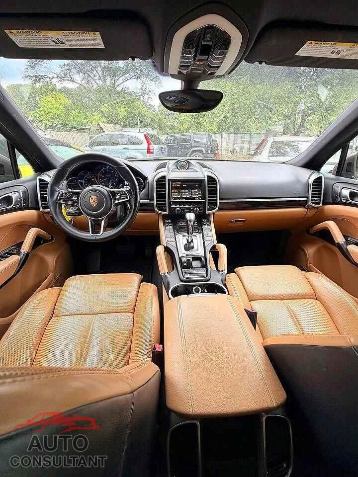 PORSCHE CAYENNE 2016 - WP1AA2A20GLA00519
