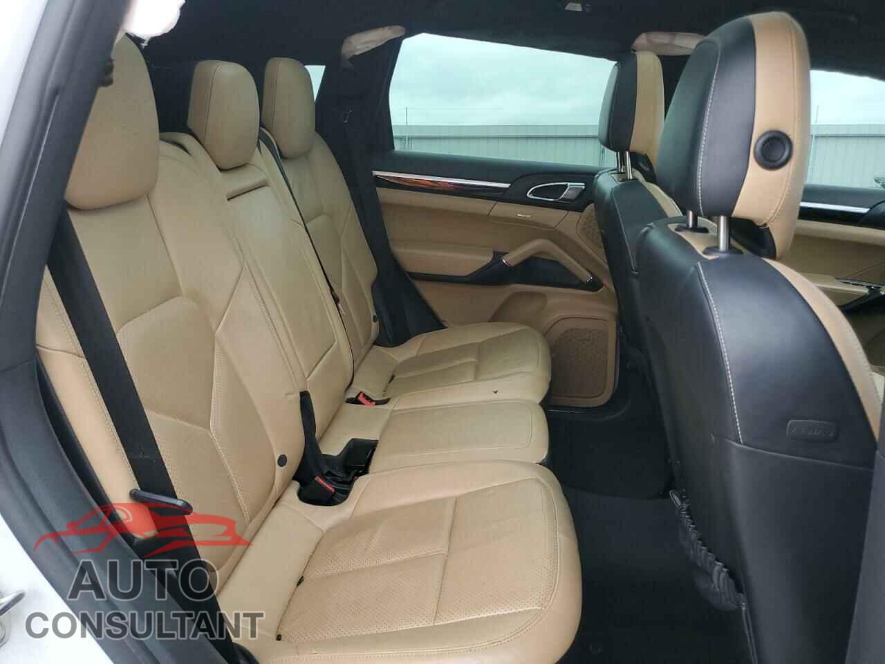 PORSCHE CAYENNE 2014 - WP1AA2A26ELA97481