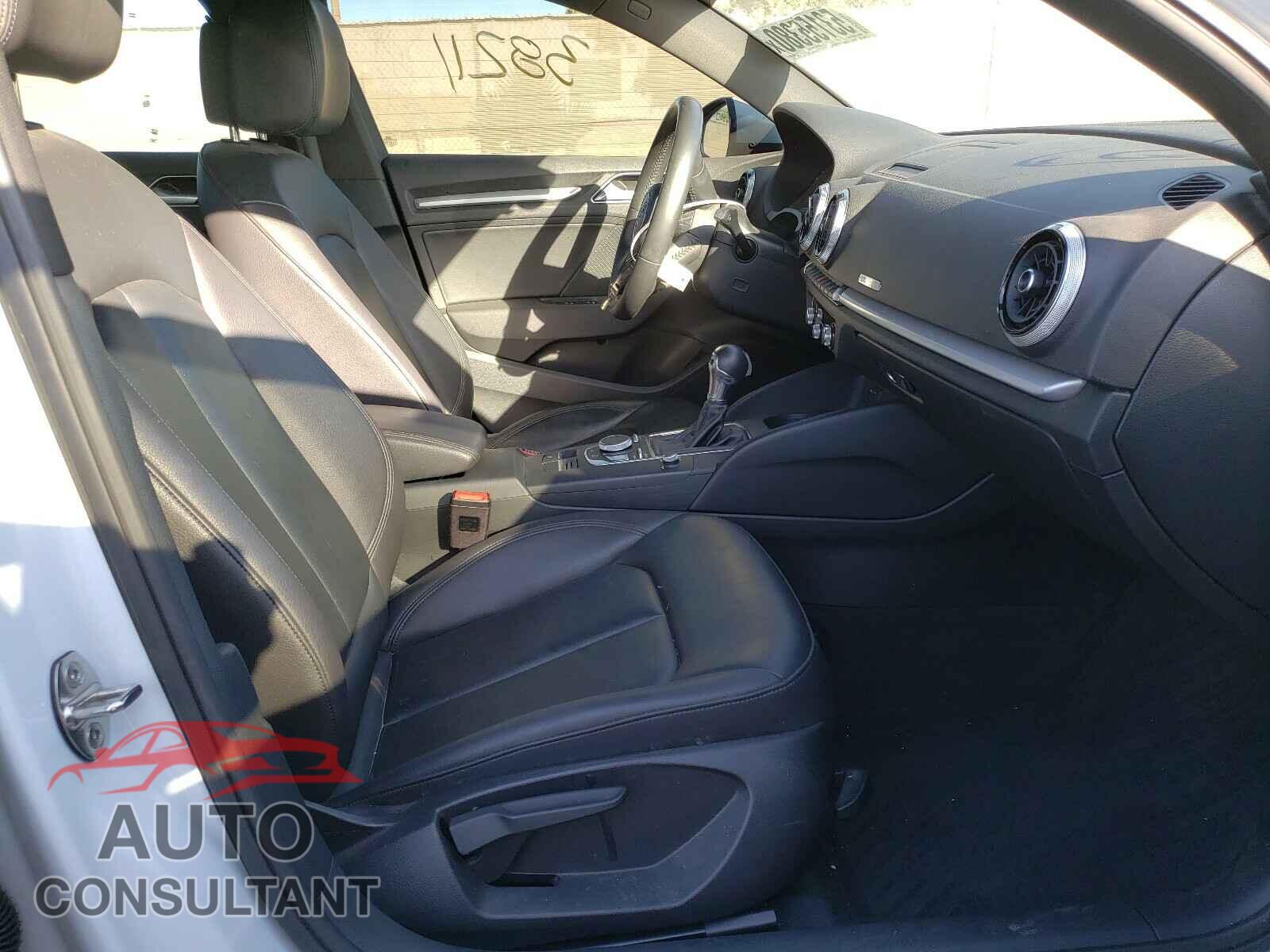 AUDI A3 2017 - WAUAUGFFXH1035323