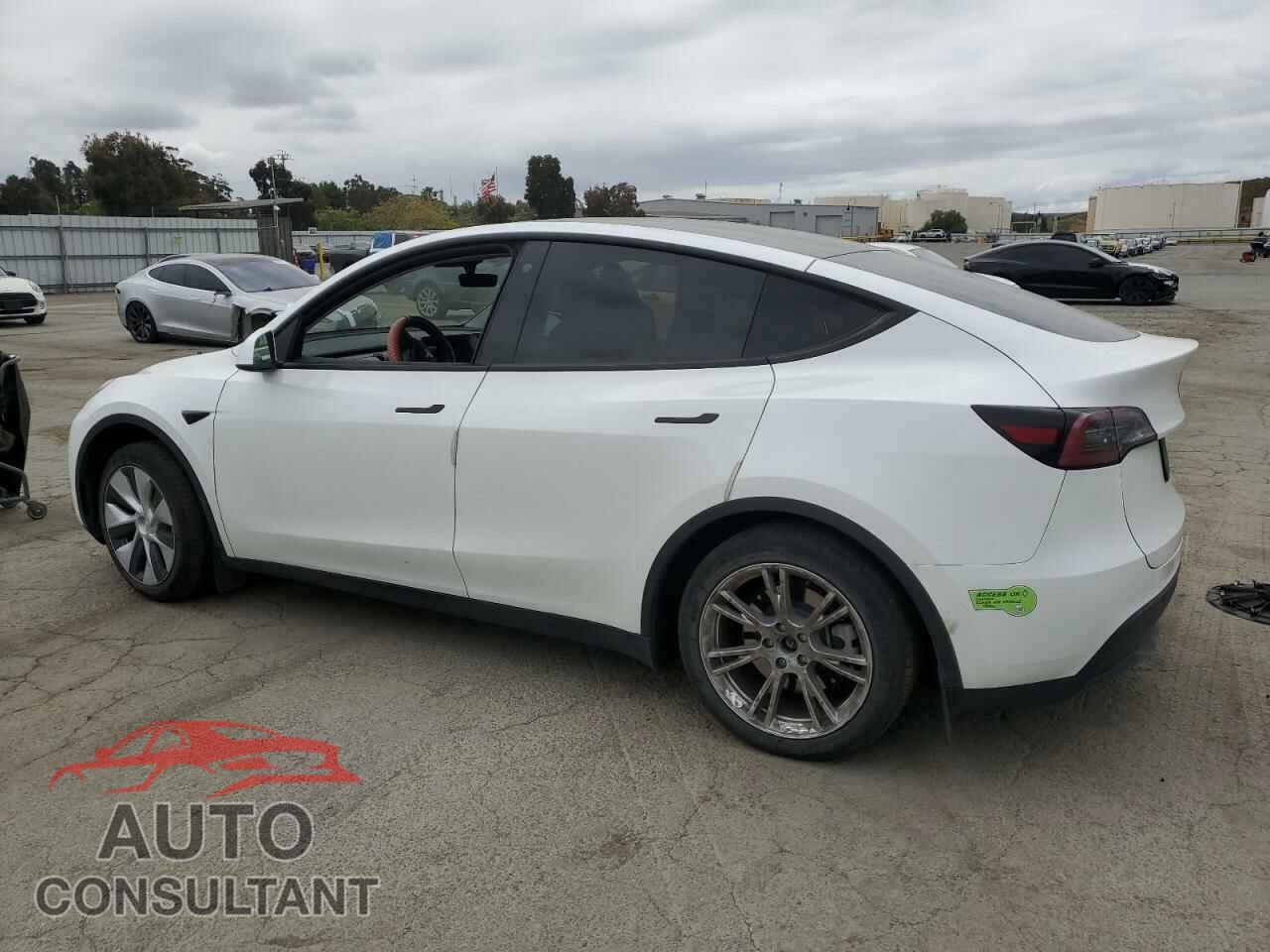 TESLA MODEL Y 2023 - 7SAYGDEE5PF714070
