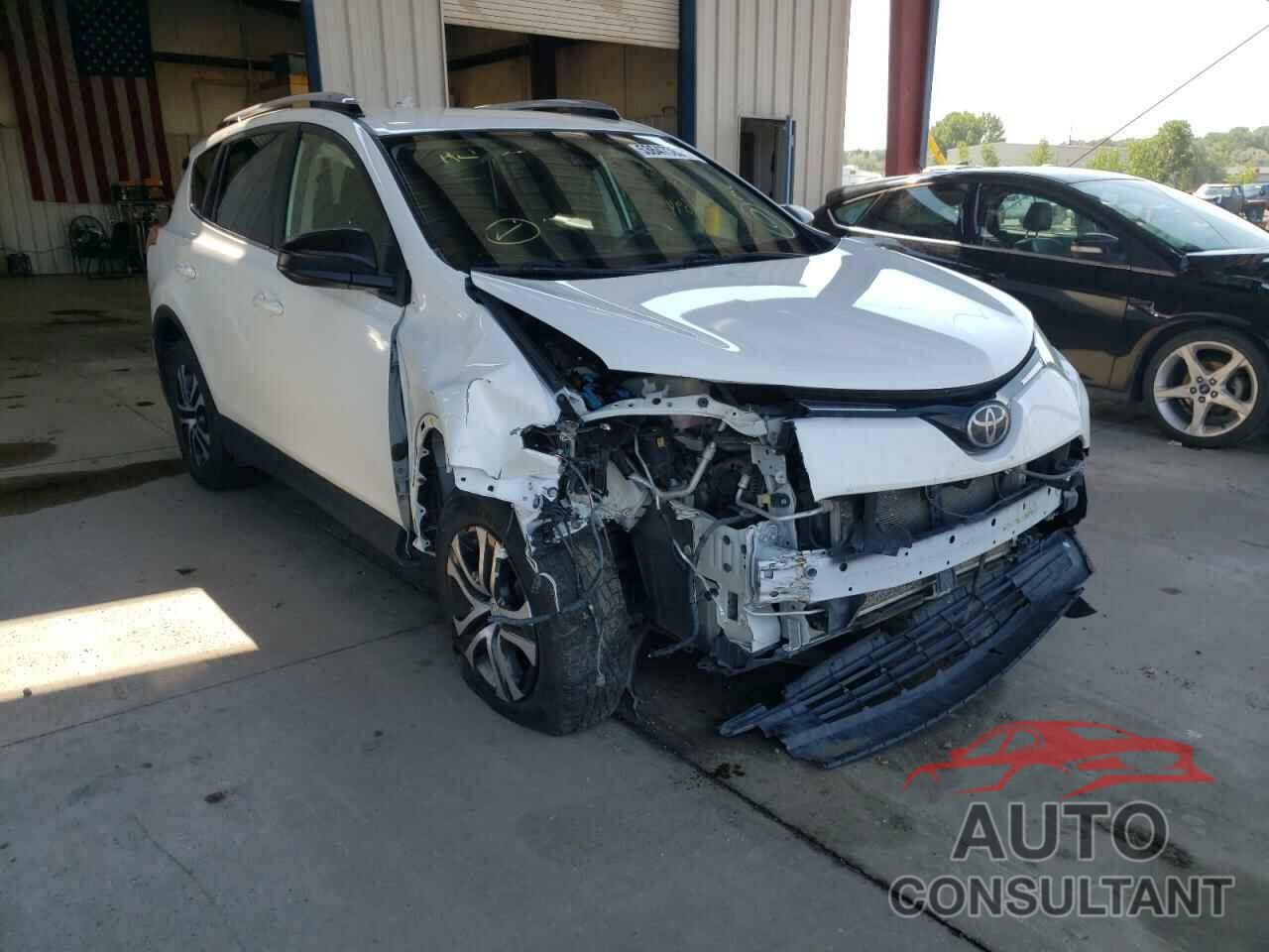 TOYOTA RAV4 2017 - JTMBFREV2HJ143215